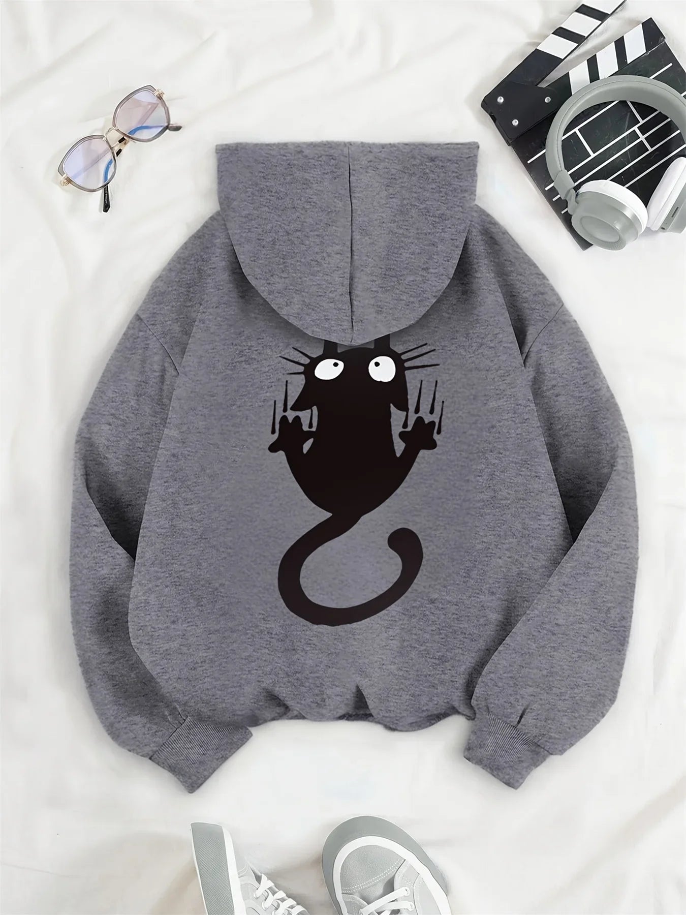 Women's casual hoodie sweatshirt with cute cat pattern print round neck long sleeves for autumn and winter warmth, regular style
